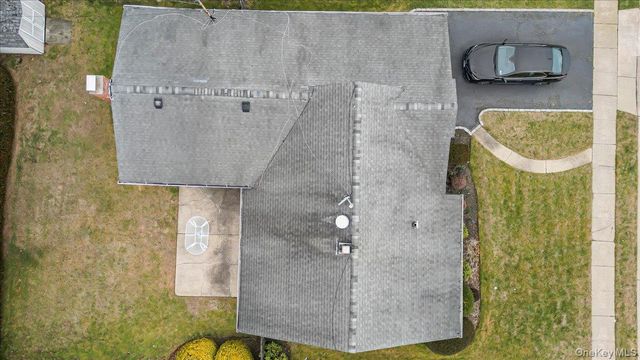 17 Wilson Lane, Bethpage, NY 11714