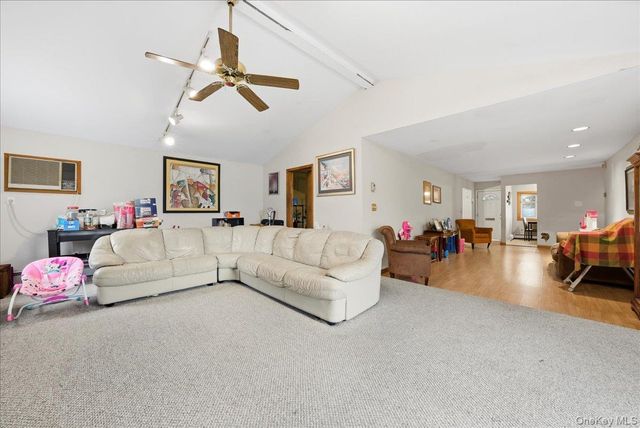 17 Wilson Lane, Bethpage, NY 11714