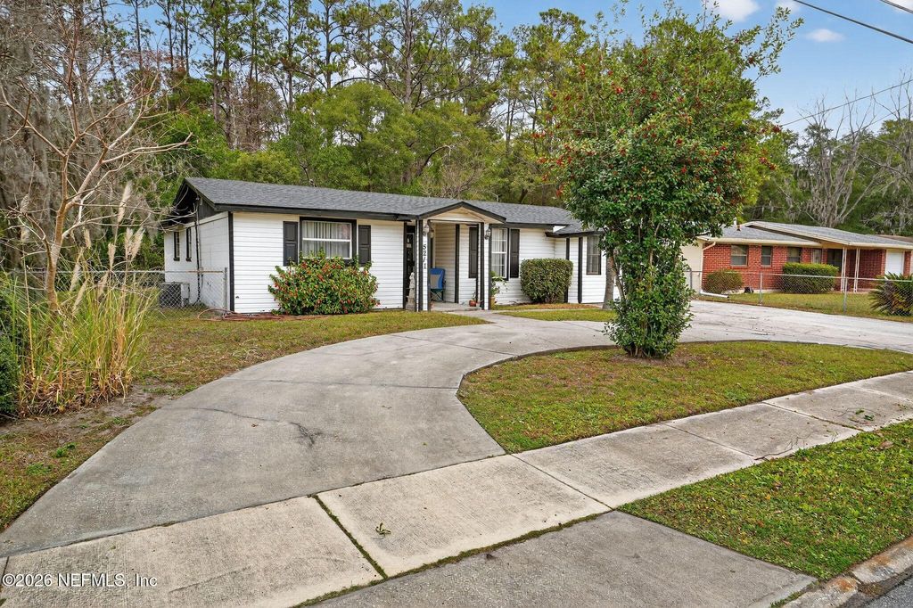 5211 ARROWSMITH Road, Jacksonville, FL 32208