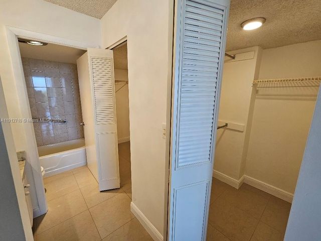 1200 NE Miami Gardens Dr 710W, Miami, FL 33179