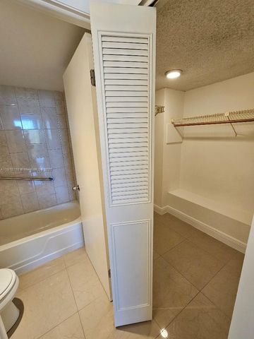 1200 NE Miami Gardens Dr 710W, Miami, FL 33179