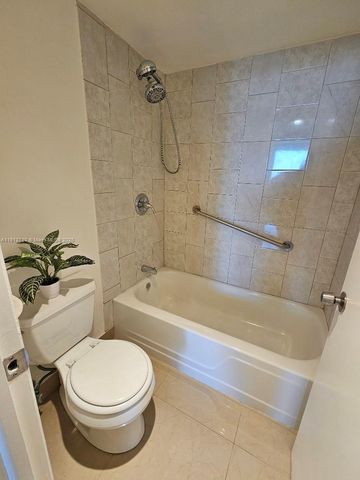 1200 NE Miami Gardens Dr 710W, Miami, FL 33179