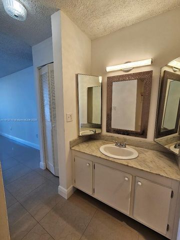 1200 NE Miami Gardens Dr 710W, Miami, FL 33179