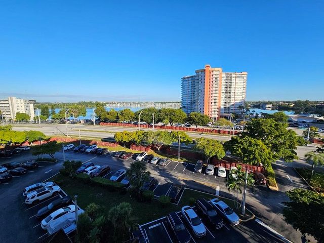 1200 NE Miami Gardens Dr 710W, Miami, FL 33179