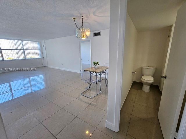 1200 NE Miami Gardens Dr 710W, Miami, FL 33179