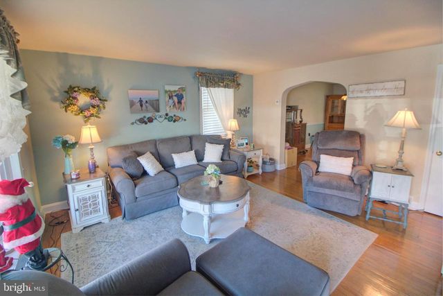 1027 DOWNTON RD, Halethorpe, MD 21227