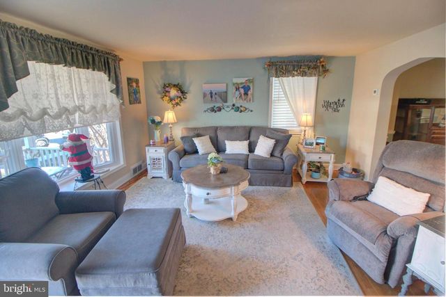 1027 DOWNTON RD, Halethorpe, MD 21227