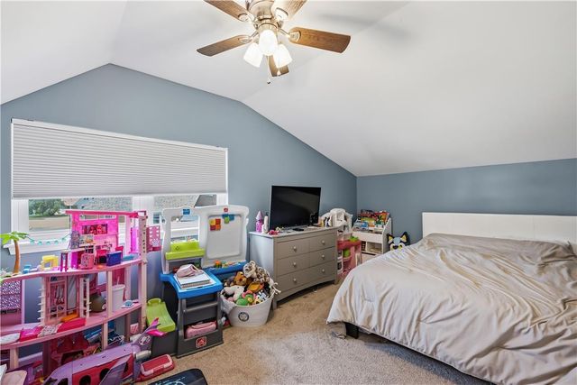 1322 West Rosemont Drive, Bethlehem City, PA 18018