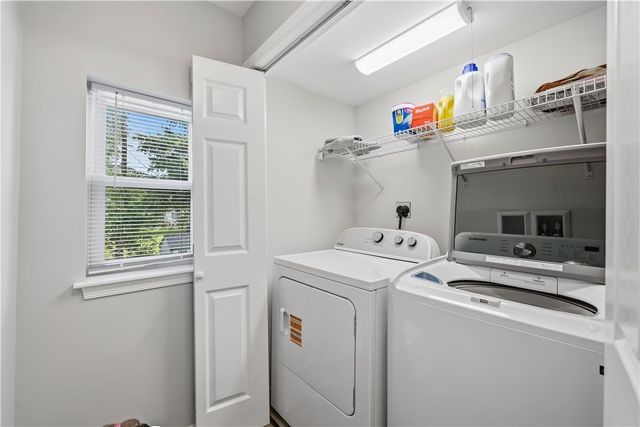 1322 West Rosemont Drive, Bethlehem City, PA 18018