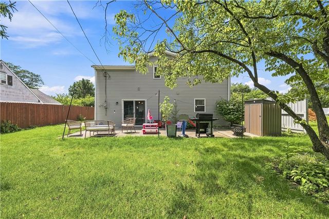 1322 West Rosemont Drive, Bethlehem City, PA 18018