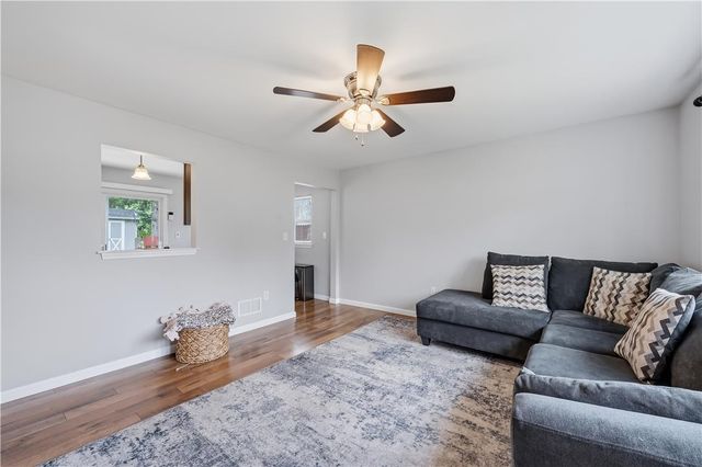 1322 West Rosemont Drive, Bethlehem City, PA 18018