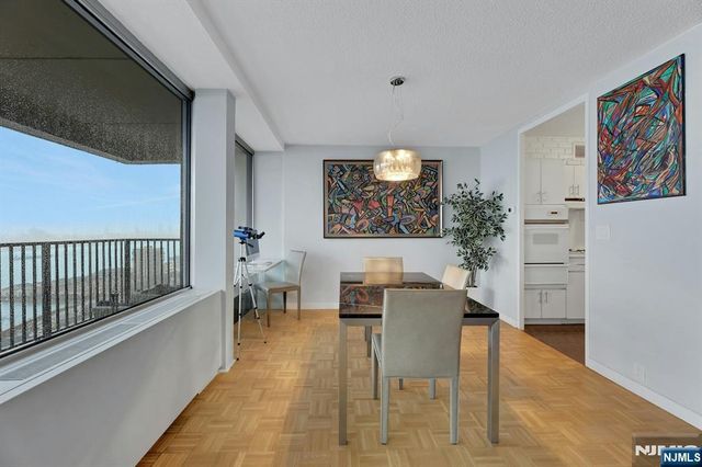 3 Horizon Road 1002, Fort Lee, NJ 07024