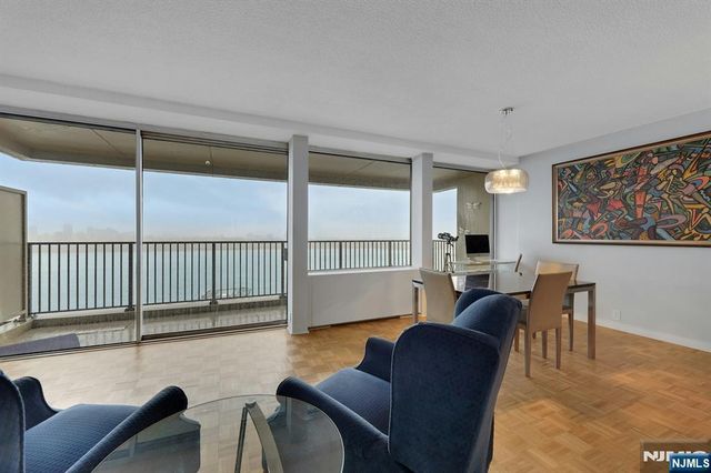 3 Horizon Road 1002, Fort Lee, NJ 07024