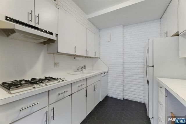 3 Horizon Road 1002, Fort Lee, NJ 07024