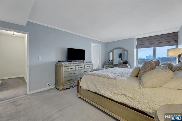 3 Horizon Road 1002, Fort Lee, NJ 07024