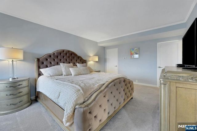 3 Horizon Road 1002, Fort Lee, NJ 07024