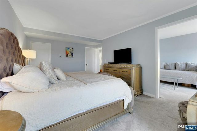 3 Horizon Road 1002, Fort Lee, NJ 07024