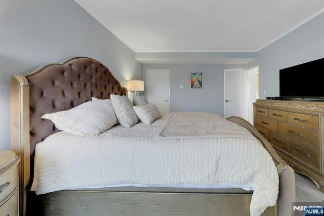 3 Horizon Road 1002, Fort Lee, NJ 07024