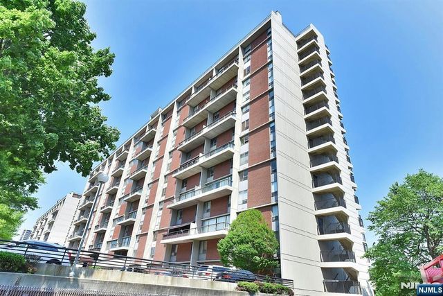 3 Horizon Road 1002, Fort Lee, NJ 07024
