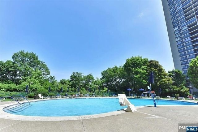 3 Horizon Road 1002, Fort Lee, NJ 07024