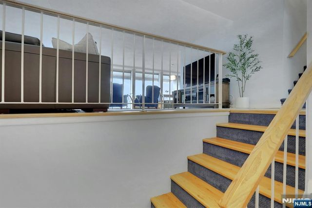 3 Horizon Road 1002, Fort Lee, NJ 07024