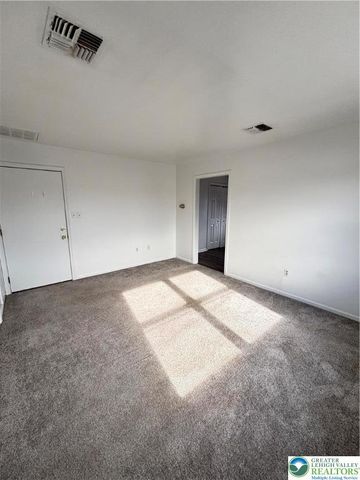 33 West Water Street 1, Hellertown Boro, PA 18055