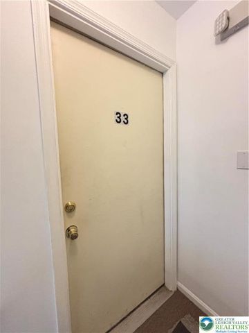 33 West Water Street 1, Hellertown Boro, PA 18055