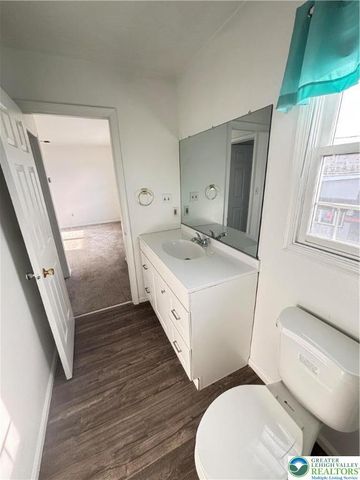 33 West Water Street 1, Hellertown Boro, PA 18055