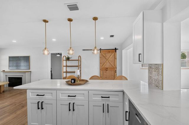 432 W Shadyside Circle, West Palm Beach, FL 33415