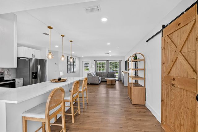 432 W Shadyside Circle, West Palm Beach, FL 33415