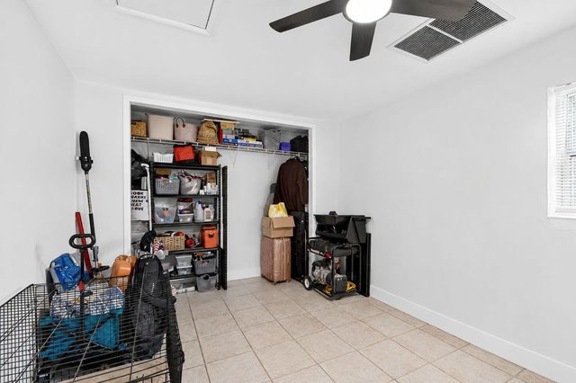 432 W Shadyside Circle, West Palm Beach, FL 33415