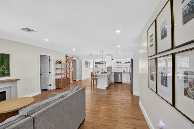 432 W Shadyside Circle, West Palm Beach, FL 33415