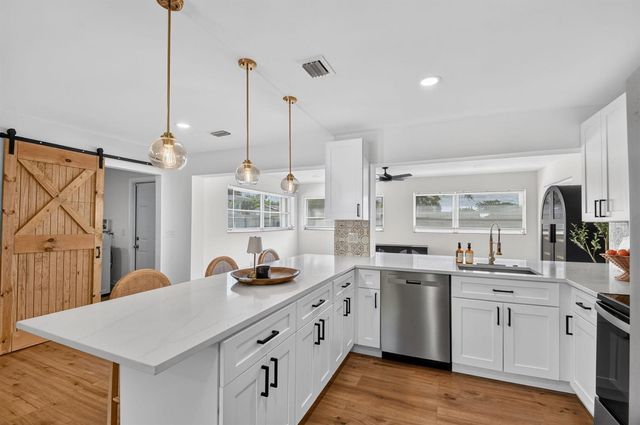 432 W Shadyside Circle, West Palm Beach, FL 33415