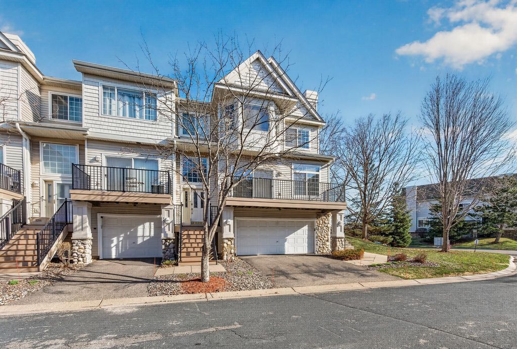 2310 Eagle Trace Lane, Woodbury, MN 55129 — exterior