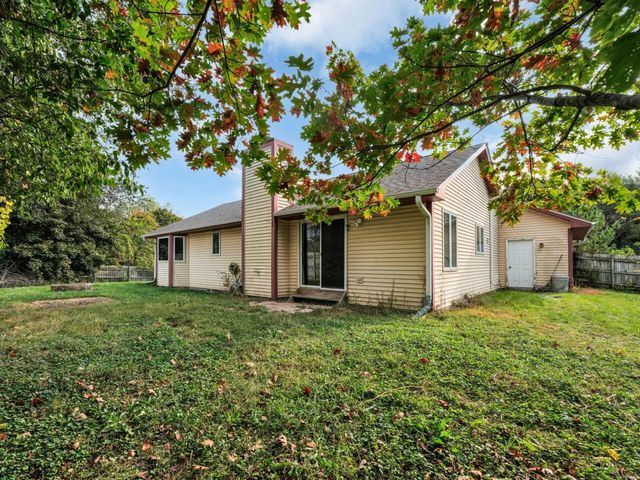 8020 Sage STREET, Burlington, WI 53105