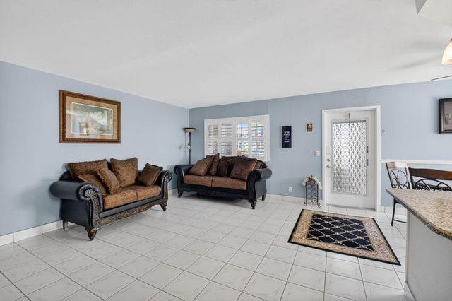 61 Brittany B 61, Delray Beach, FL 33446
