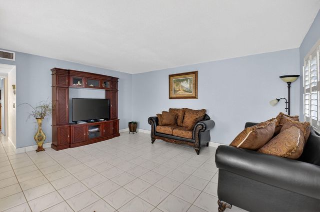 61 Brittany B 61, Delray Beach, FL 33446