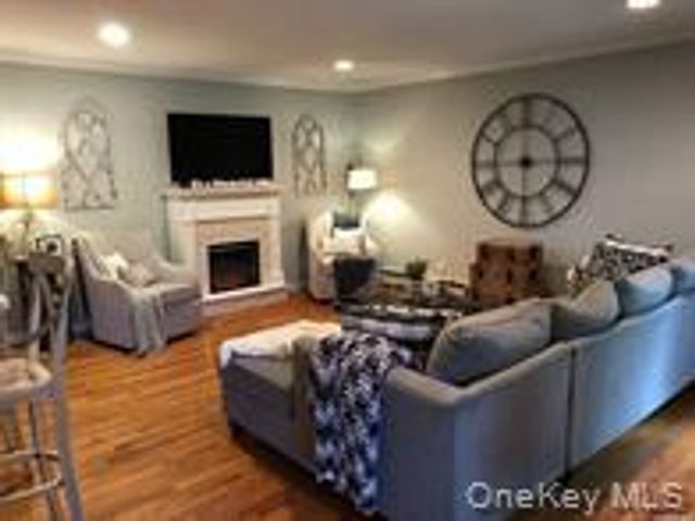 77 Richmond Boulevard 4A, Ronkonkoma, NY 11779