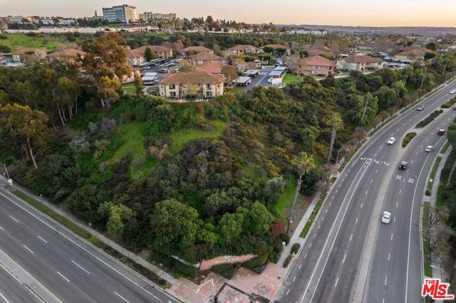 1233 Equinox Way, Chula Vista, CA 91911