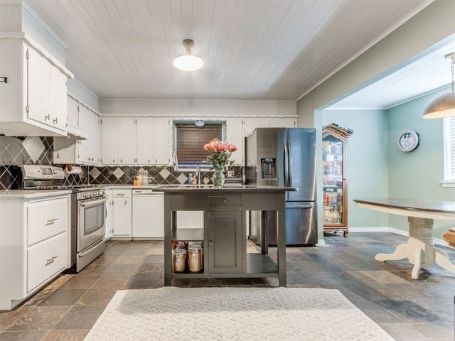 1912 Hardy Drive, Edmond, OK 73013
