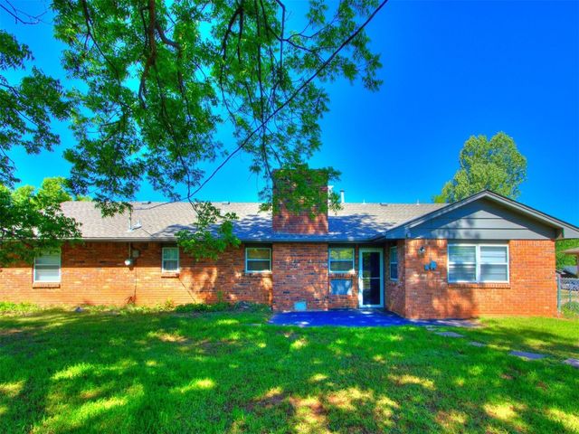 1912 Hardy Drive, Edmond, OK 73013