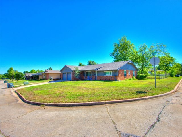 1912 Hardy Drive, Edmond, OK 73013