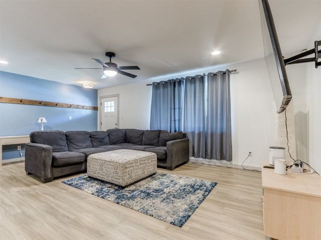 1912 Hardy Drive, Edmond, OK 73013