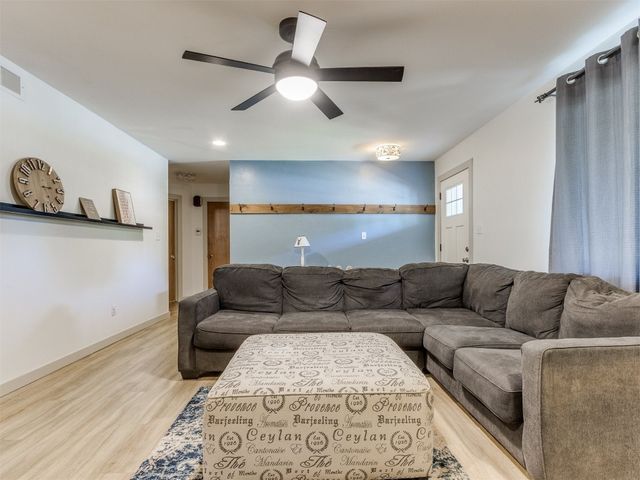 1912 Hardy Drive, Edmond, OK 73013