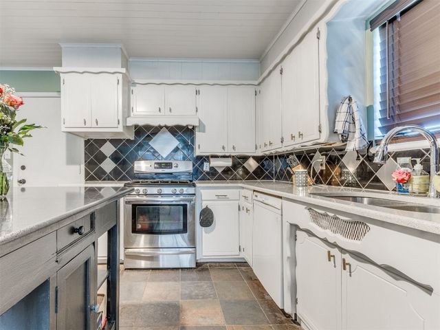 1912 Hardy Drive, Edmond, OK 73013