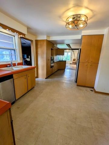 505 Washington STREET, Sheboygan Falls, WI 53085