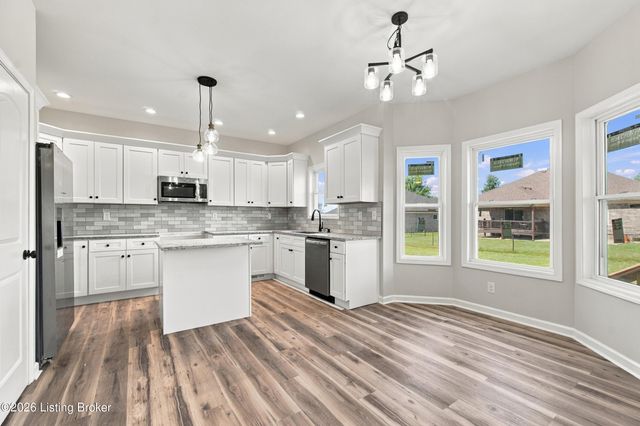 219 Bischoff Way, Shepherdsville, KY 40165