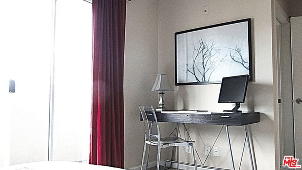 Image 10 of property listing at 345 S Alexandria Avenue 307, Los Angeles, CA 90020