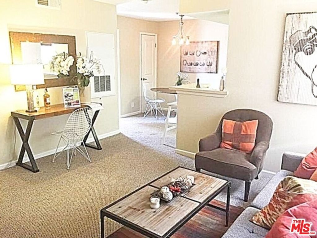 Image 13 of property listing at 345 S Alexandria Avenue 307, Los Angeles, CA 90020