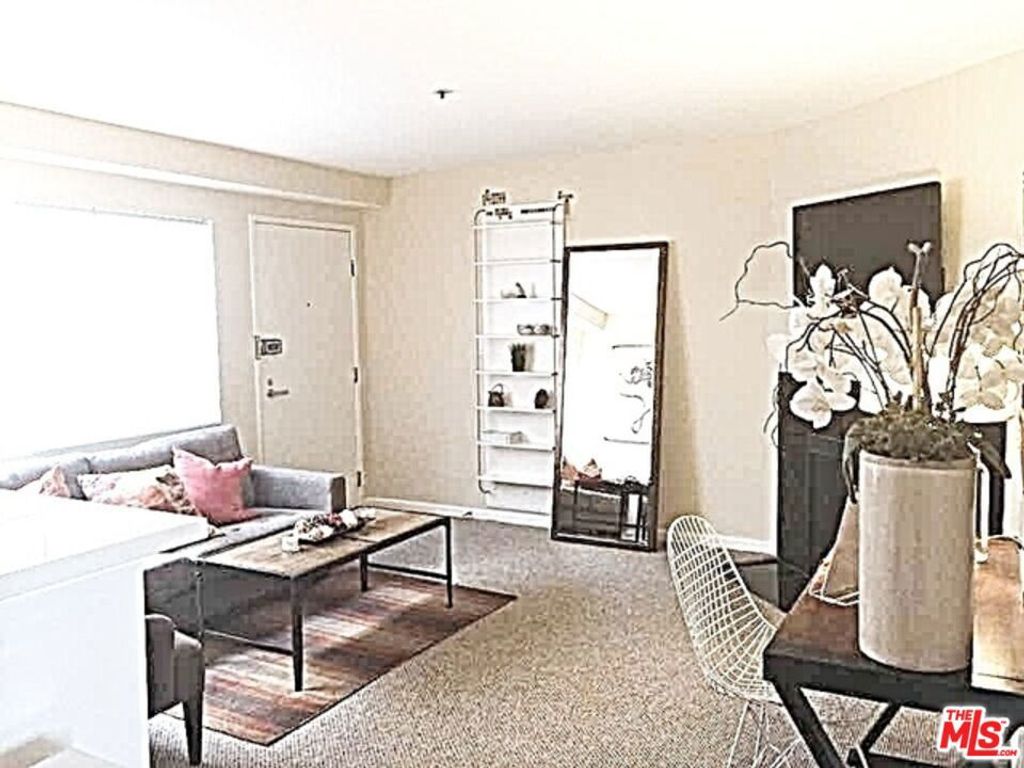 Image 17 of property listing at 345 S Alexandria Avenue 307, Los Angeles, CA 90020